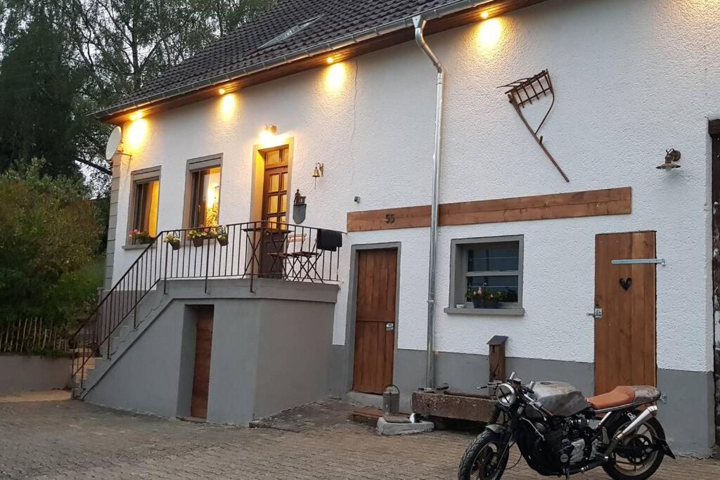 Altes Schreiner Haus In Der Vulkaneifel Brockscheid Extérieur photo