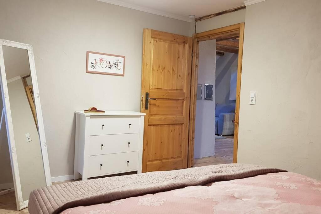 Altes Schreiner Haus In Der Vulkaneifel Brockscheid Extérieur photo
